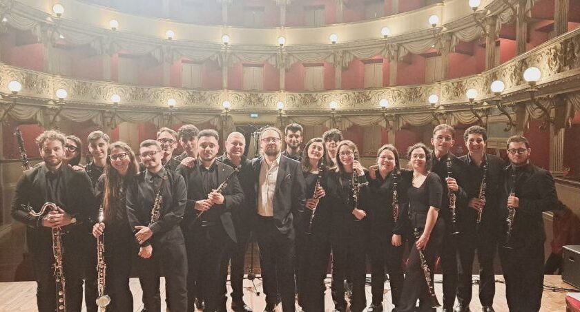 Il Maestro d’orchestra salernitano Francesco Bottigliero incanta Cracovia con “La Bellezza del Silenzio”
