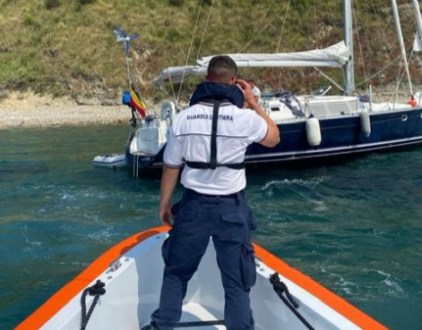 Agropoli, salvataggio in mare di 4 persone per barca a vela in difficoltà