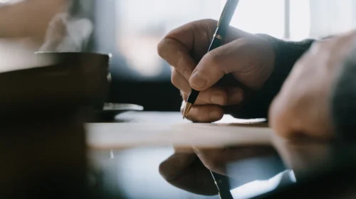 HO RICEVUTO UNA LETTERA DI DIFFIDA: COME MI DEVO COMPORTARE?