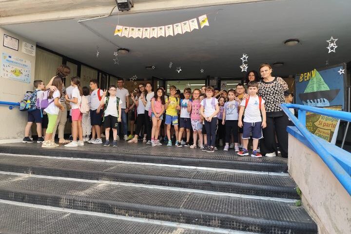 Mercato San Severino, “il sole entra a scuola”