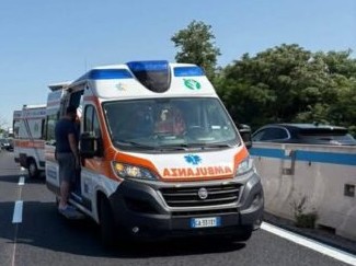 Baronissi, incidente sul Raccordo:  due bambine in codice rosso al Ruggi di Salerno