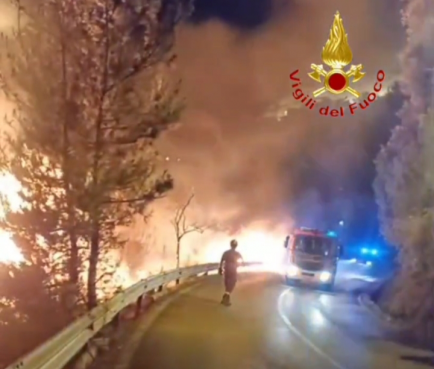 Salerno, Codacons sull’incendio del Monte Bonadies: “Ennesimo disastro, saremo parte civile”