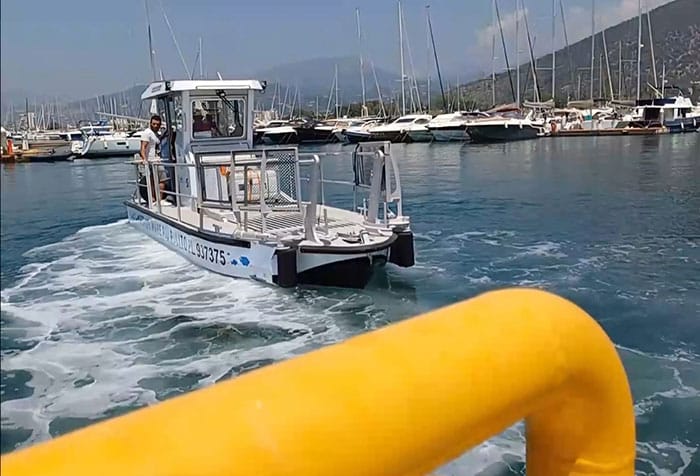 Salerno, mare inquinato: spazzamare a contrasto degli illeciti