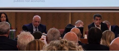 ASSEMBLEA NAZIONALE DEI PRESIDENTI A ROMA: PRESENTE GINO PARISI  PER IL COLLEGIO DEI GEOMETRI  DI SALERNO