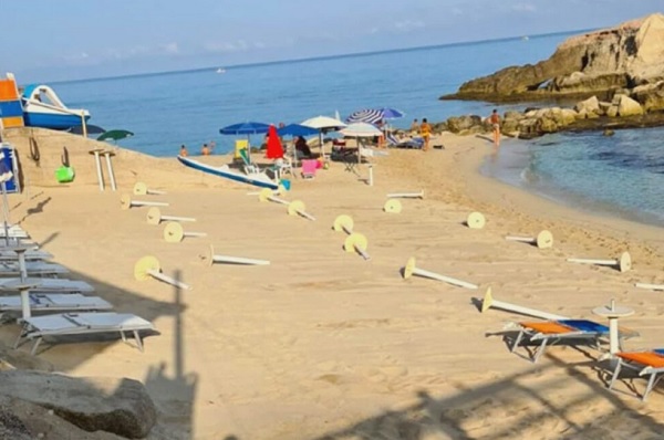 Castellabate, sequestro ombrello a Santa Maria