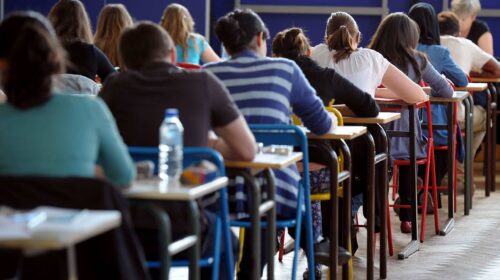 Notte prima degli esami: si parte con la prova di italiano