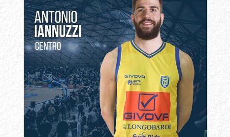 Givova Scafati, Antonio Iannuzzi in gialloblu: un lungo di forza e tecnica