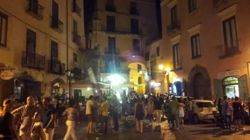 Salerno, botte nella movida per una ragazza contesa: interviene la polizia