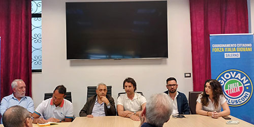 Salerno, il centrodestra: “Fuori la politica dagli ospedali”