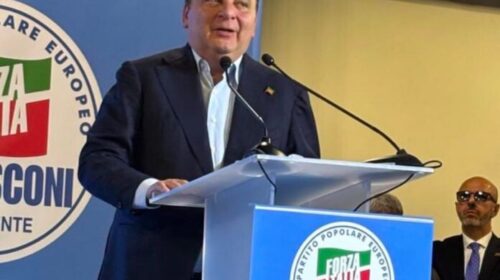 Voto per le Regionali, Martusciello (Forza Italia) attacca: De Luca è scappato con il calendario