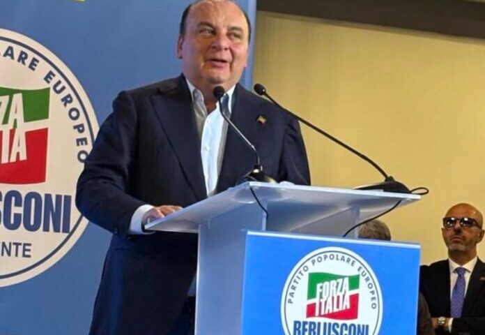 Voto per le Regionali, Martusciello (Forza Italia) attacca: De Luca è scappato con il calendario