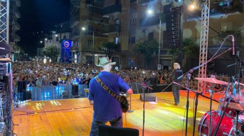 Notte Bianca a Salerno, entusiasmo e vetrine accese: boom di presenze e incassi da Mercatello a Torrione