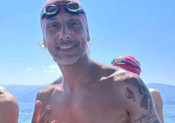 Angri, bracciate contro la leucemia: Fattoruso attraversa a nuoto lo Stretto di Messina