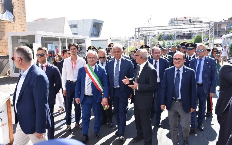 Sicurezza e cultura, il Ministro dell’Interno incontra i ragazzi al Giffoni Film Festival