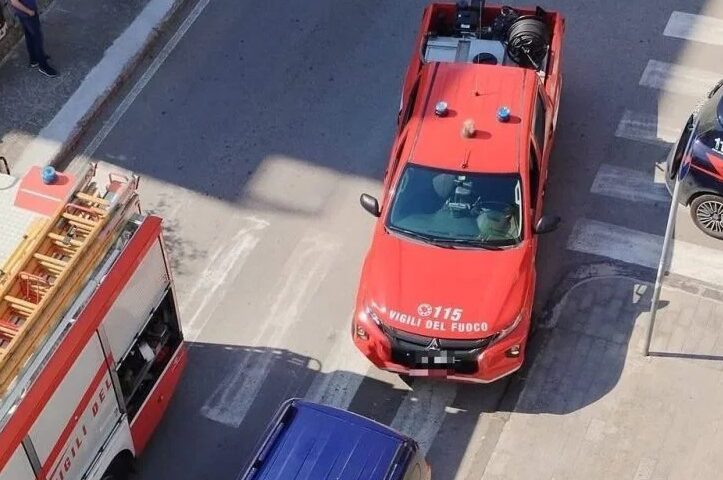 Pontecagnano, straniero si cosparge di benzina e minaccia di darsi fuoco: