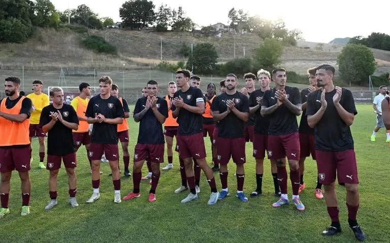 Salernitana, partenza con il Siracusa all’Arechi. Primo derby il 21 settembre
