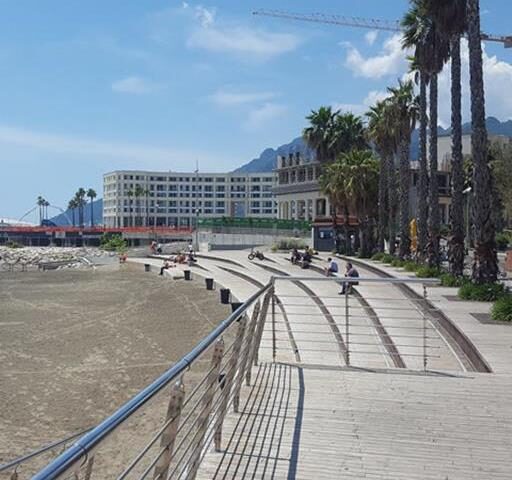 Salerno, una “domenica differente” in spiaggia a Santa Teresa