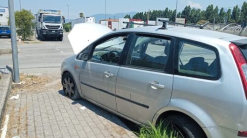 Angri, scontro tra auto e camion della nettezza urbana di Scafati: muore anziano