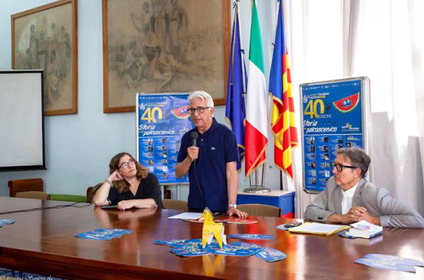 Premio Natella 2025 ad Anna Rita Vitolo: parte la 40ª Rassegna del Teatro dei Barbuti