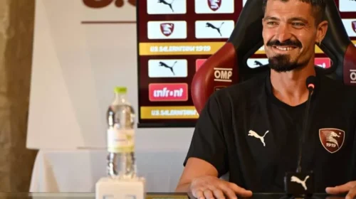 Salernitana, il centrocampista Varone: “Un pregio e un onore indossare questa maglia, daremo il massimo”