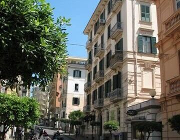 Salerno, via Nizza e via Diaz abbandonate: Celano interroga il sindaco