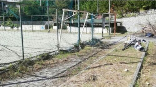 Salerno, campetto di via Sorgente abbandonato e nel degrado: Celano (Fi) sollecita il sindaco per un intervento urgente