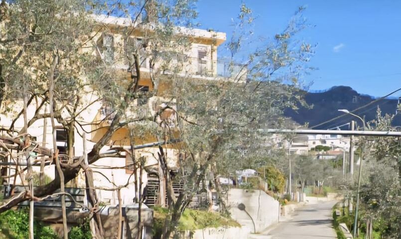 Cava de’ Tirreni, Veronica accoltellata dal marito è fuori pericolo: “Lotterò per i figli”