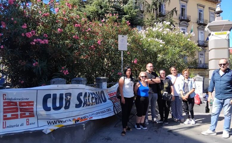 Pulizie al Comune di Scafati, sciopero dei lavoratori davanti al Municipio: Rosanova (Flaica Cub provinciale) attacca politici e l’azienda