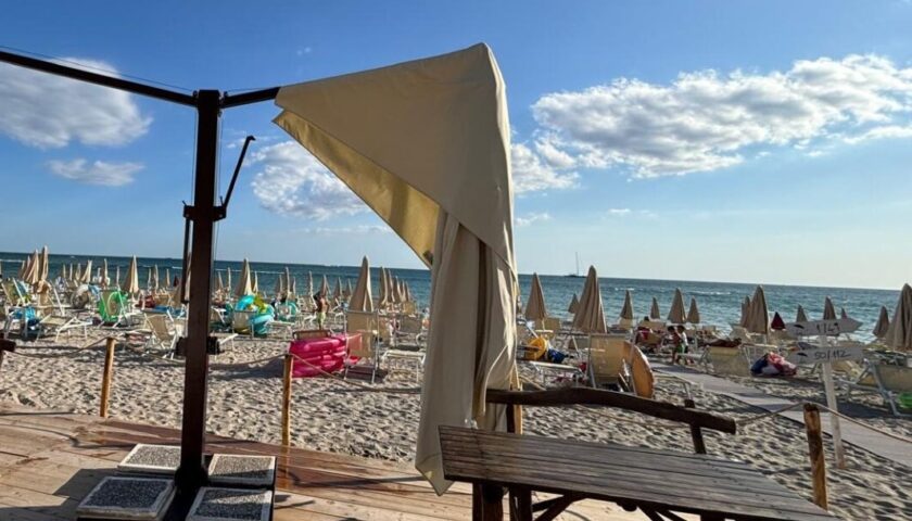 Salerno, tromba d’aria a Mercatello: danni per alcuni stabilimenti balneari