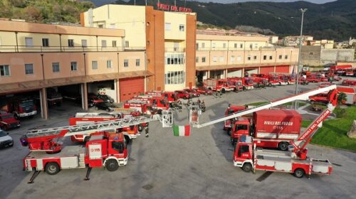 Vigili del fuoco a Salerno, Cgil e Uil lanciano l’allarme: “Mancano 23 autisti”