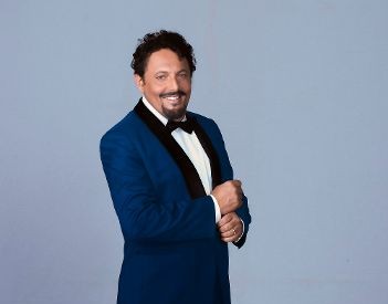 A Paestum lunedì arriva Enrico Brignano con “Bello di Mamma”