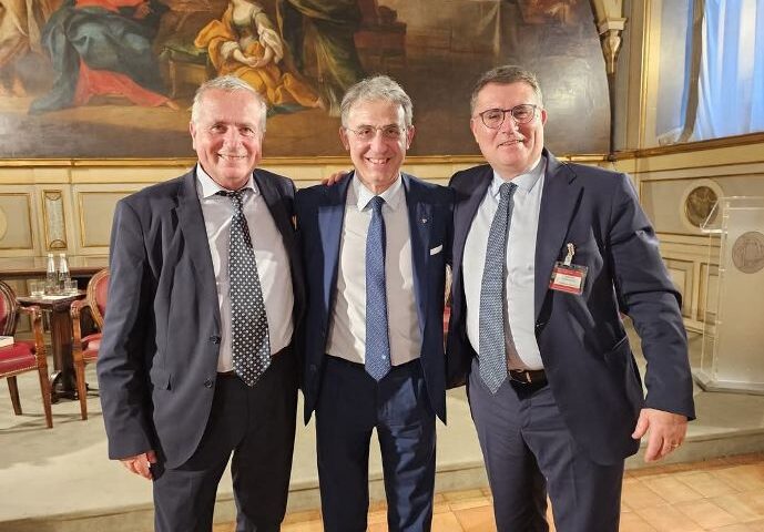 Fondazione Vassallo: “Invitiamo tutti i cittadini a mettere a dimora un albero il 5 Settembre, anniversario della scomparsa di Angelo”