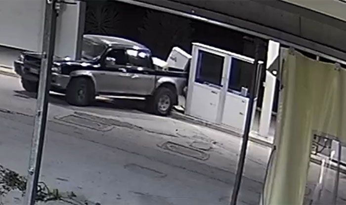 Eboli, furto notturno con auto ariete al distributore Benny’s Oil