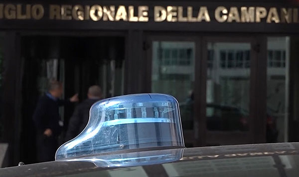Covid Card, Guardia di Finanza acquisisce gli attestati di vaccinazione voluti da De Luca