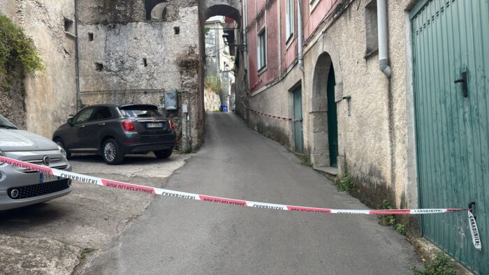Shock a Montecorvino Rovella, madre di 3 figli morta strangolata