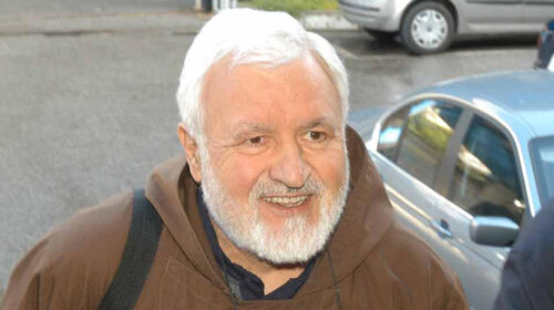 Muore Padre Fedele Bisceglia, il monaco ultras del Cosenza: aveva 87 anni