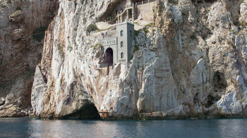 Tuffi dalle grandi altezze, il Marmeeting si sposta da Furore a Porto Flavia di Iglesias