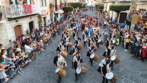 Alla tavola della Principessa Costanza”, presentata a Teggiano la storica 30ª edizione