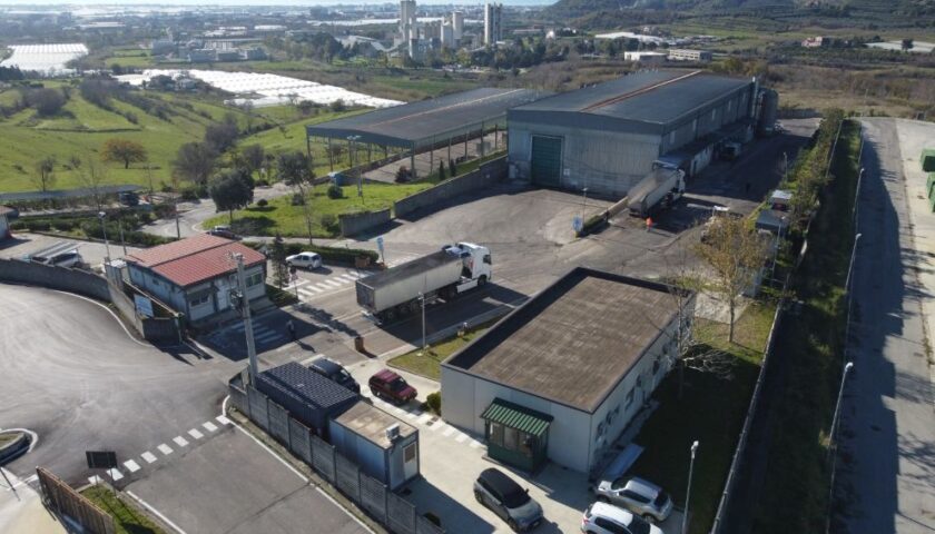 Salerno, la differenziata non va in vacanza: impianti aperti anche a Ferragosto