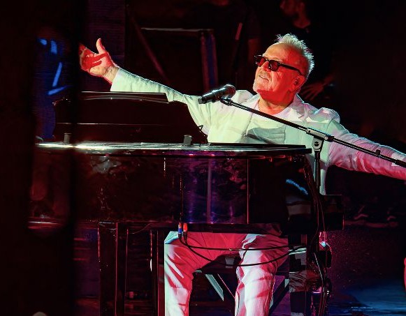 Nell’Anfiteatro del porto turistico di Maiori “L’Ultima Notte Rosa” di Umberto Tozzi