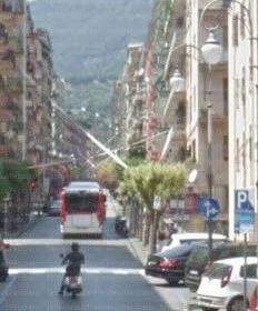 Salerno, rubata borsa a una donna in via de Granita dopo aver prelevato soldi al bancomat
