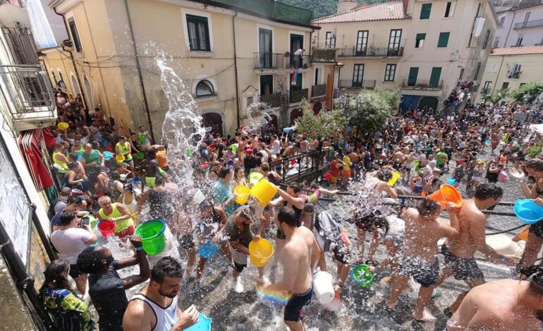 Campagna, lite e coltellate dopo “La Chiena”