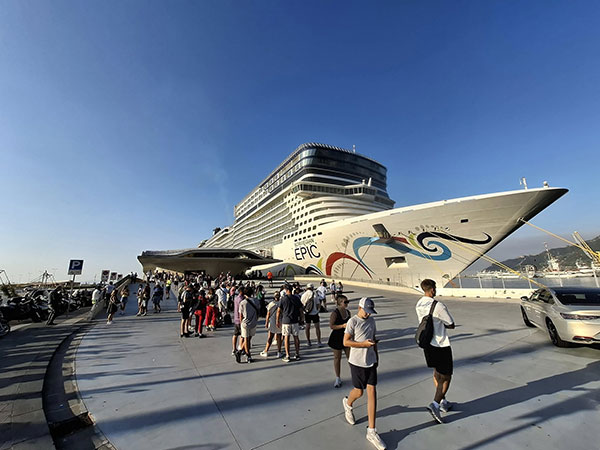 Reportage pubblicato dal “”The Times” su Salerno, Il sindaco: “Città apprezzata grazie ad aeroporto e stazione marittima”