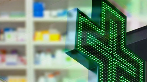 Salerno, alla banda della “spaccata” non riesce il furto in farmacia nel rione Petrosino