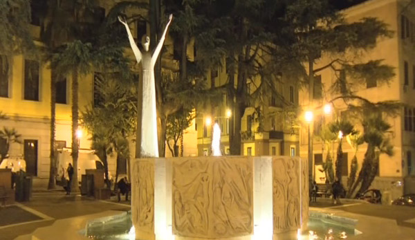 Salerno, stranieri con musica alta e balli in piazza San Francesco: interviene la Polizia Municipale