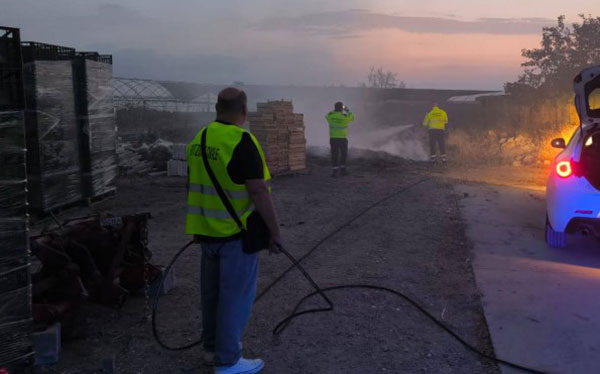 Eboli, scoperto a incendiare rifiuti pericolosi a Santa Cecilia: denunciato 48enne