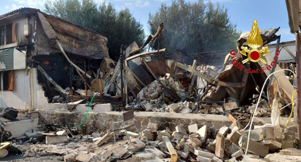 Vibonati, a Villammare  incendio distrugge intera palazzina