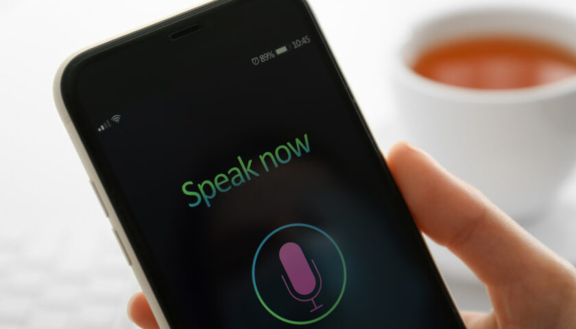 PARLAVA CON ME IN VIVA VOCE PER FAR SENTIRE AD ALTRI: LO POSSO DENUNCIARE?