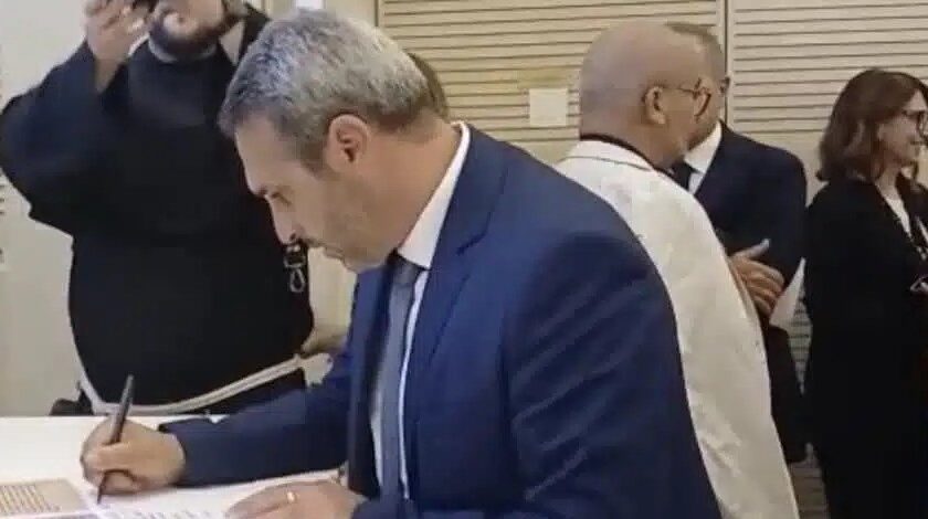 Salerno entra nella “Rete Città di Carta”: sottoscritto il manifesto ad Assisi