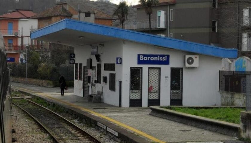 Cancellato il treno regionale mattutino da San Severino a Salerno: disagi e proteste a Baronissi
